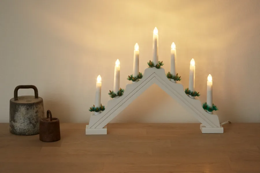 New Stemning Adventsstake syvarmet i tre med 7 LED-lys