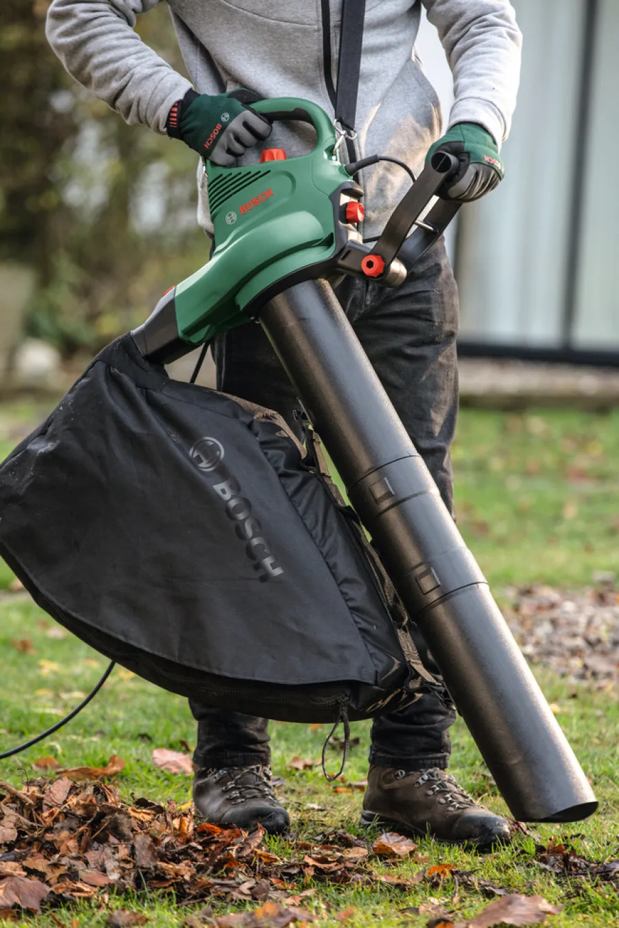 Clearance Bosch løvsuger 2300 W Universal Garden Tidy