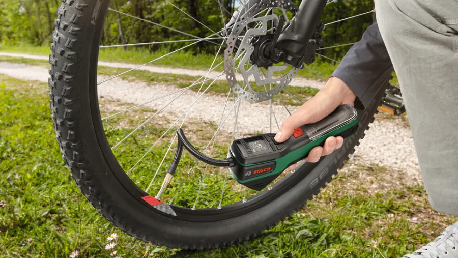 Discount Bosch PNEO batteridrevet luftpumpe