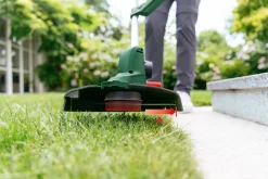 Outlet Bosch UniversalGrassCut 18V-260 gresstrimmer 2,0 Ah